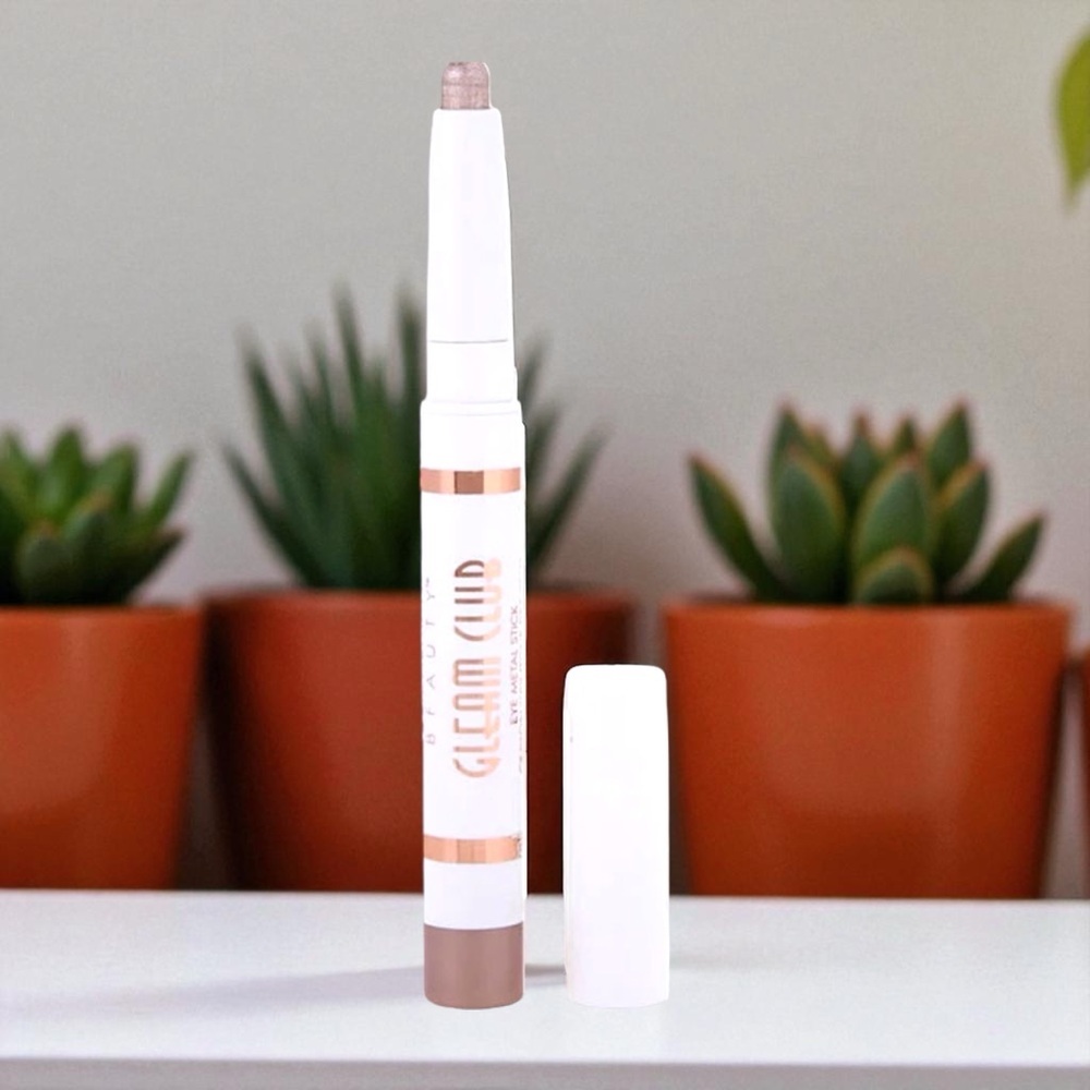 Kardashian Kollection Eyeshadow Stick - Shimmering Beige rose 🌹 gold